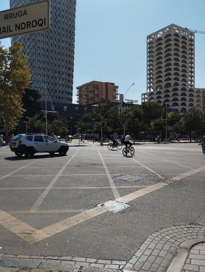 Bea City Center Apartment Tirana Bagian luar foto